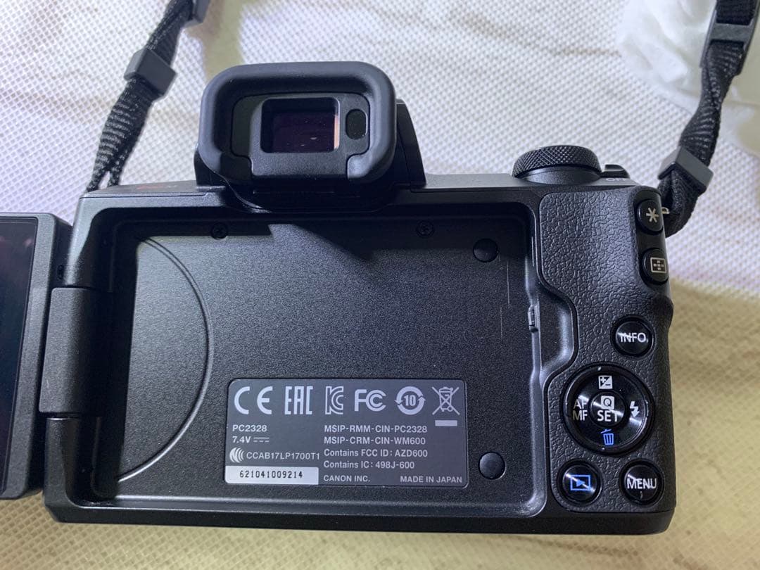 EOSKissMブラック　ダブルレンズ　EF-M15-45mm EF–M22mm