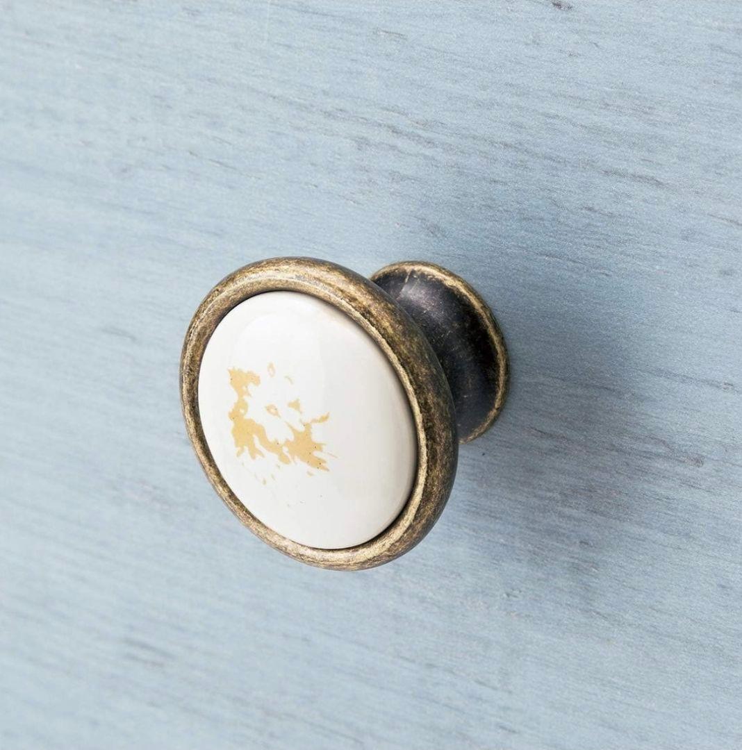 ライトブルー木製本棚 ガラス扉付き