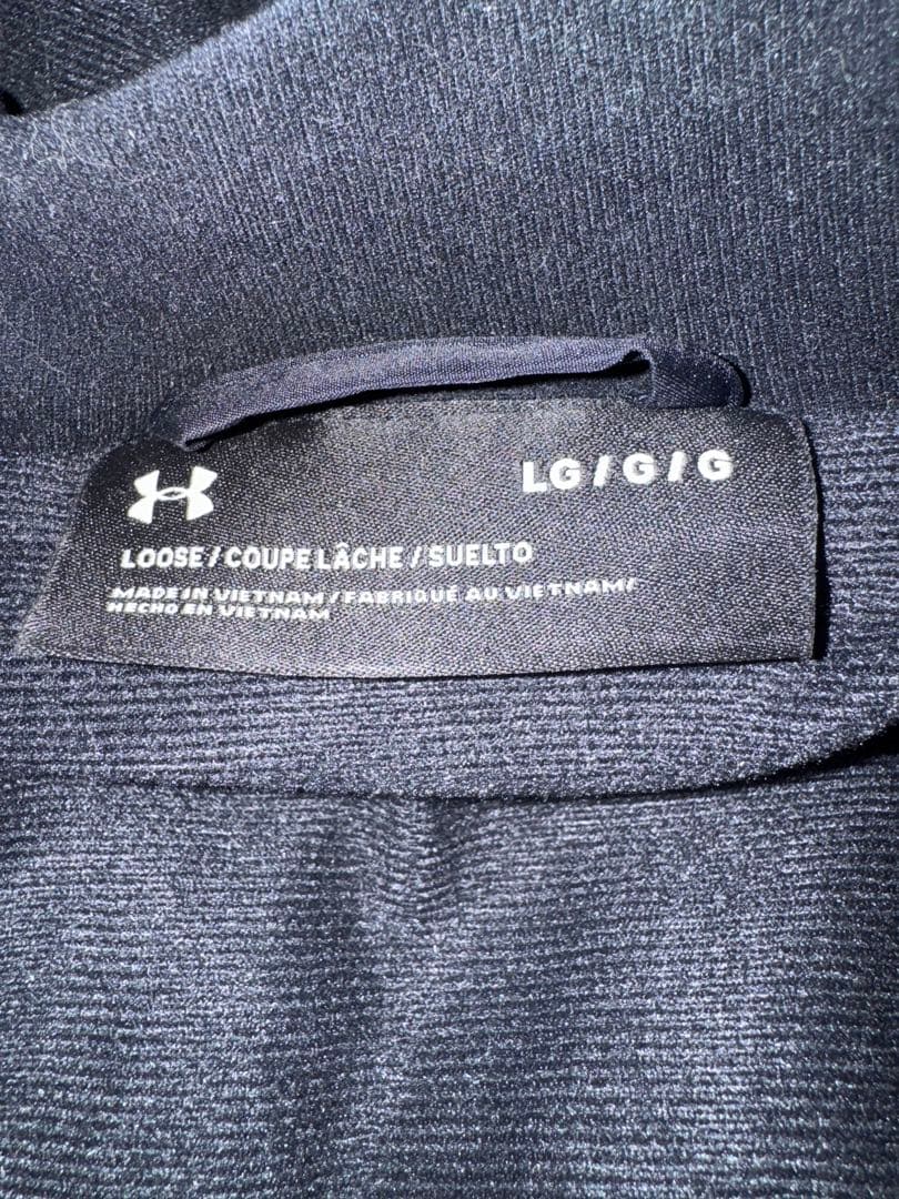 ベンチコート　アンダーアーマー　サイズL 黒色