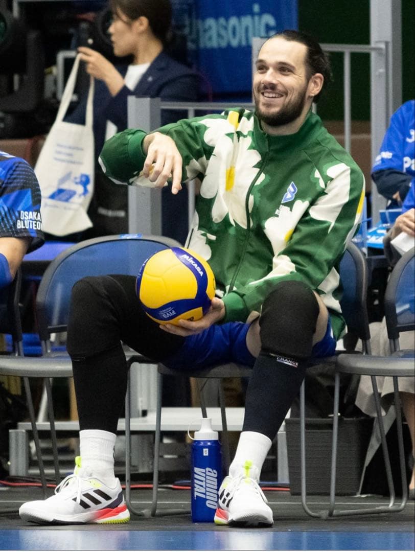 SVリーグ　大阪ブルテオン　パナソニックパンサーズ　限定トレーニングジャケット