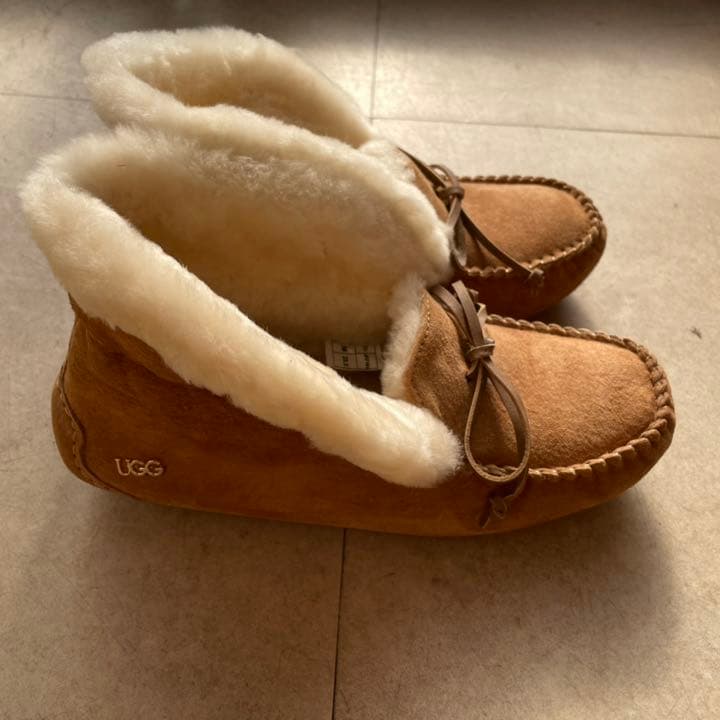 UGG モカシン ダコタ　靴