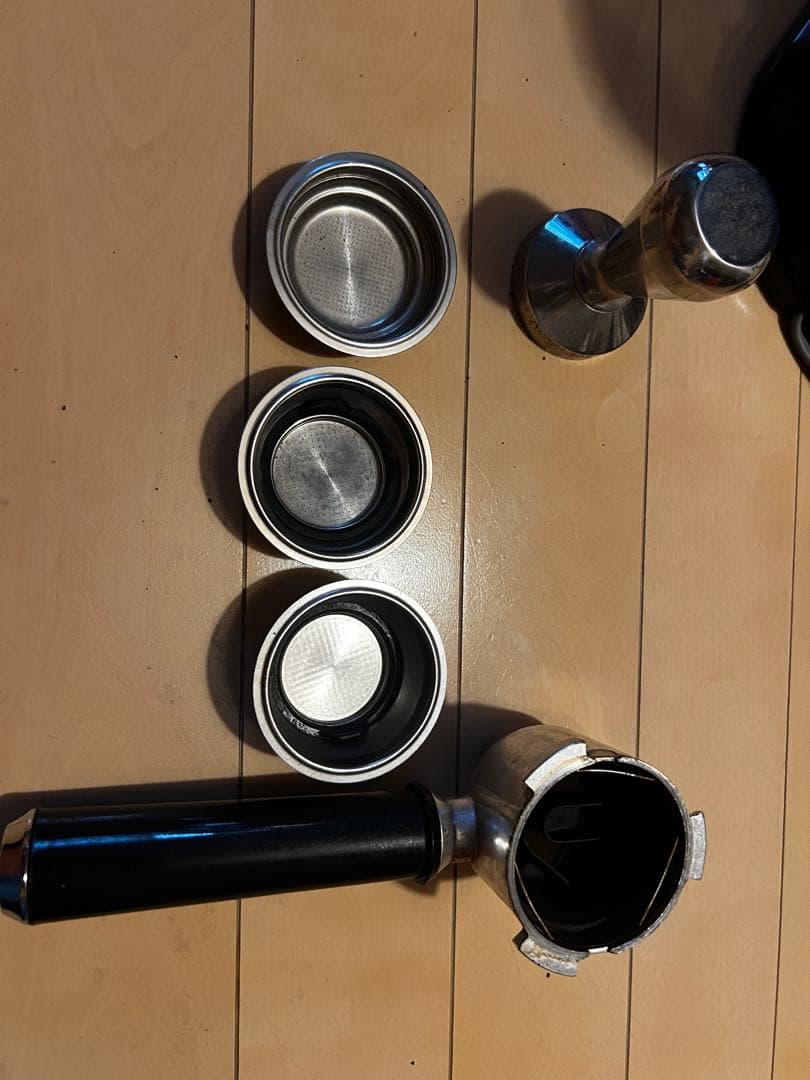 DeLonghi エスプレッソマシン 赤