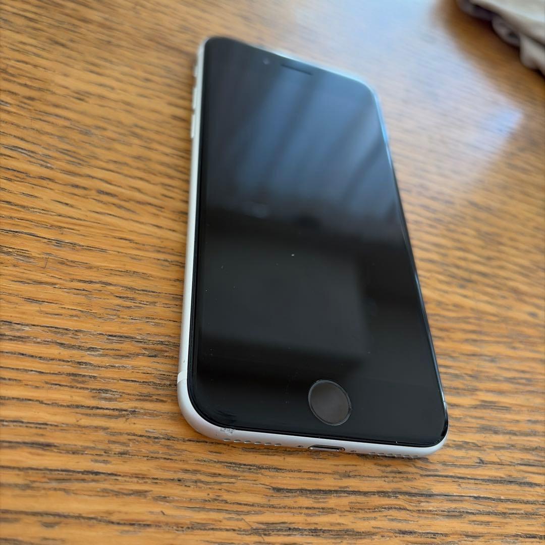 iPhone SE 第二世代 本体 ホワイト