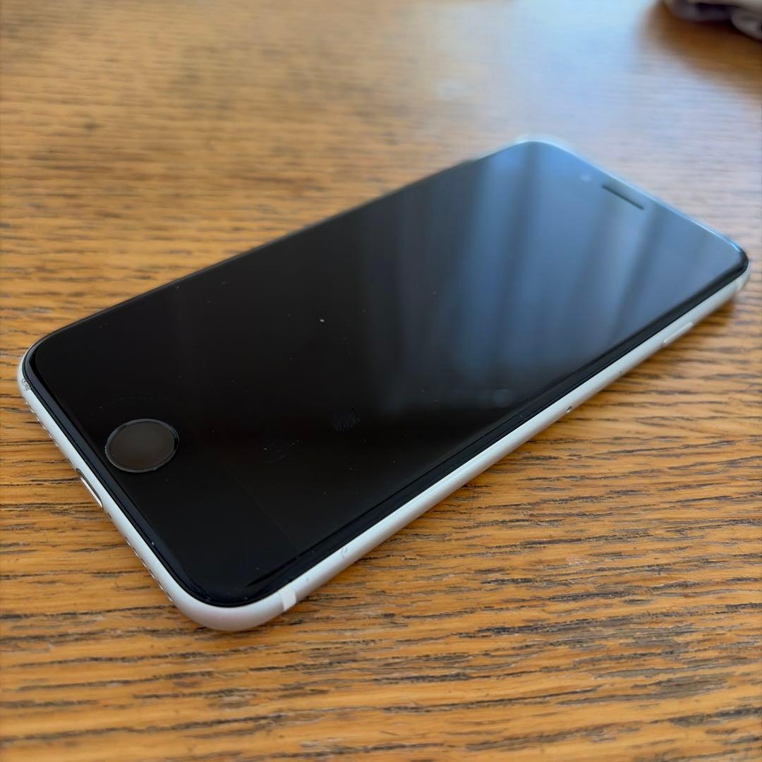 iPhone SE 第二世代 本体 ホワイト