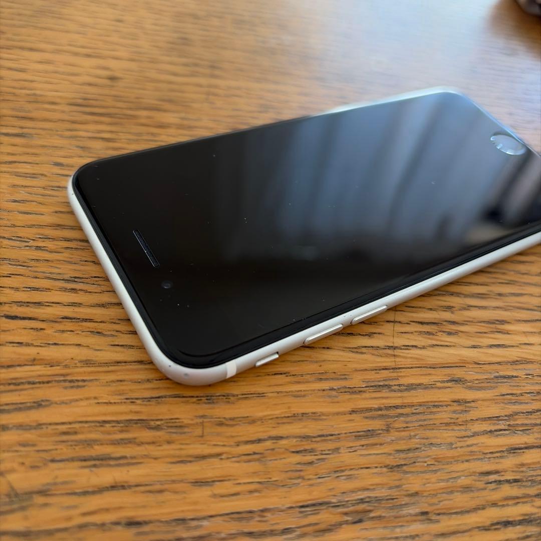 iPhone SE 第二世代 本体 ホワイト