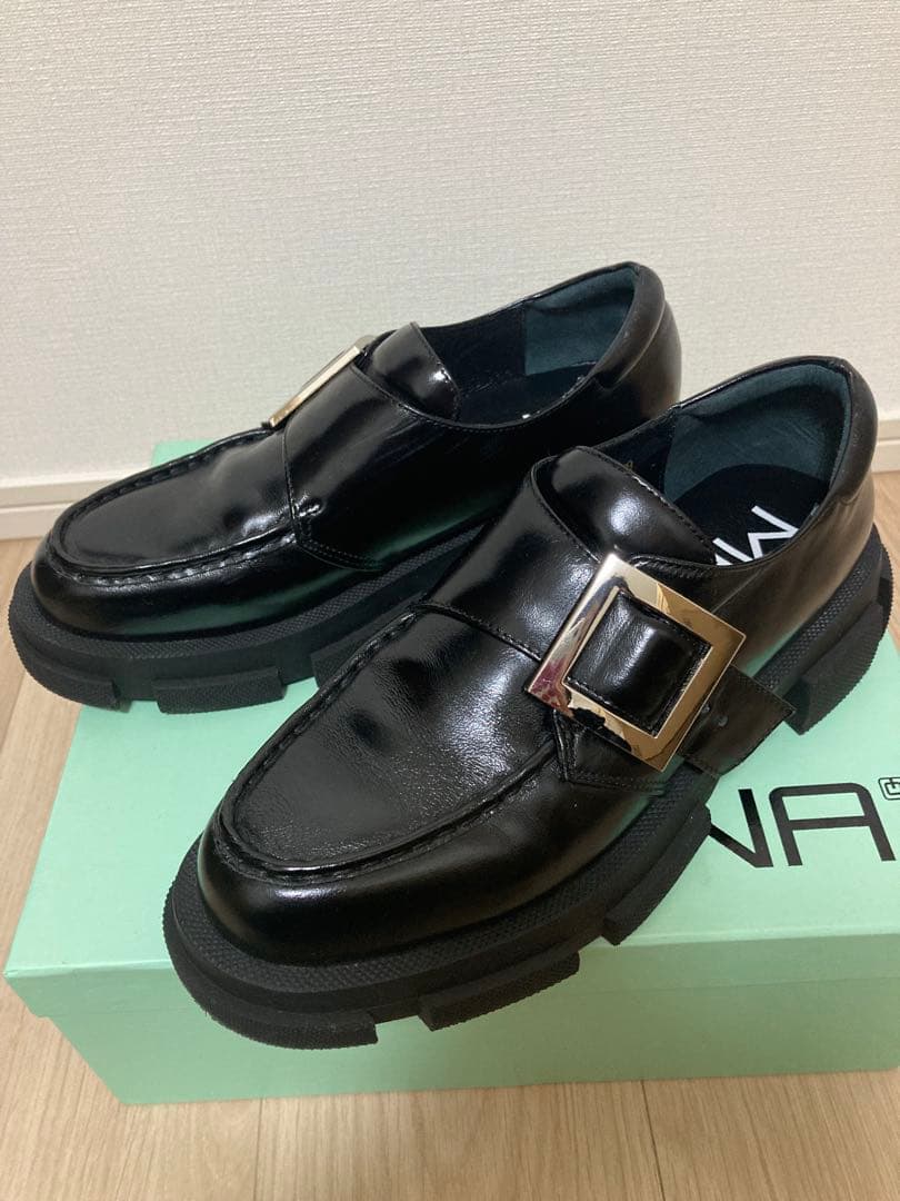 ねえさん　美品 MANA ビッグベルト・ボリュームソールシューズ