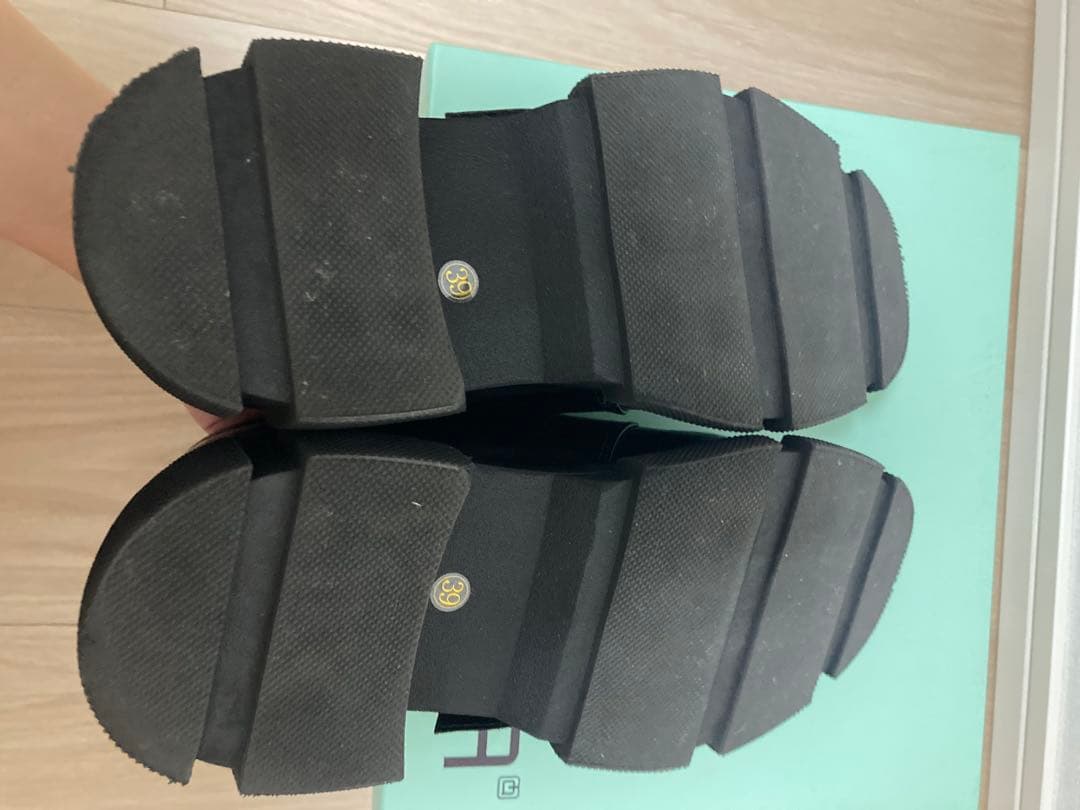 ねえさん　美品 MANA ビッグベルト・ボリュームソールシューズ