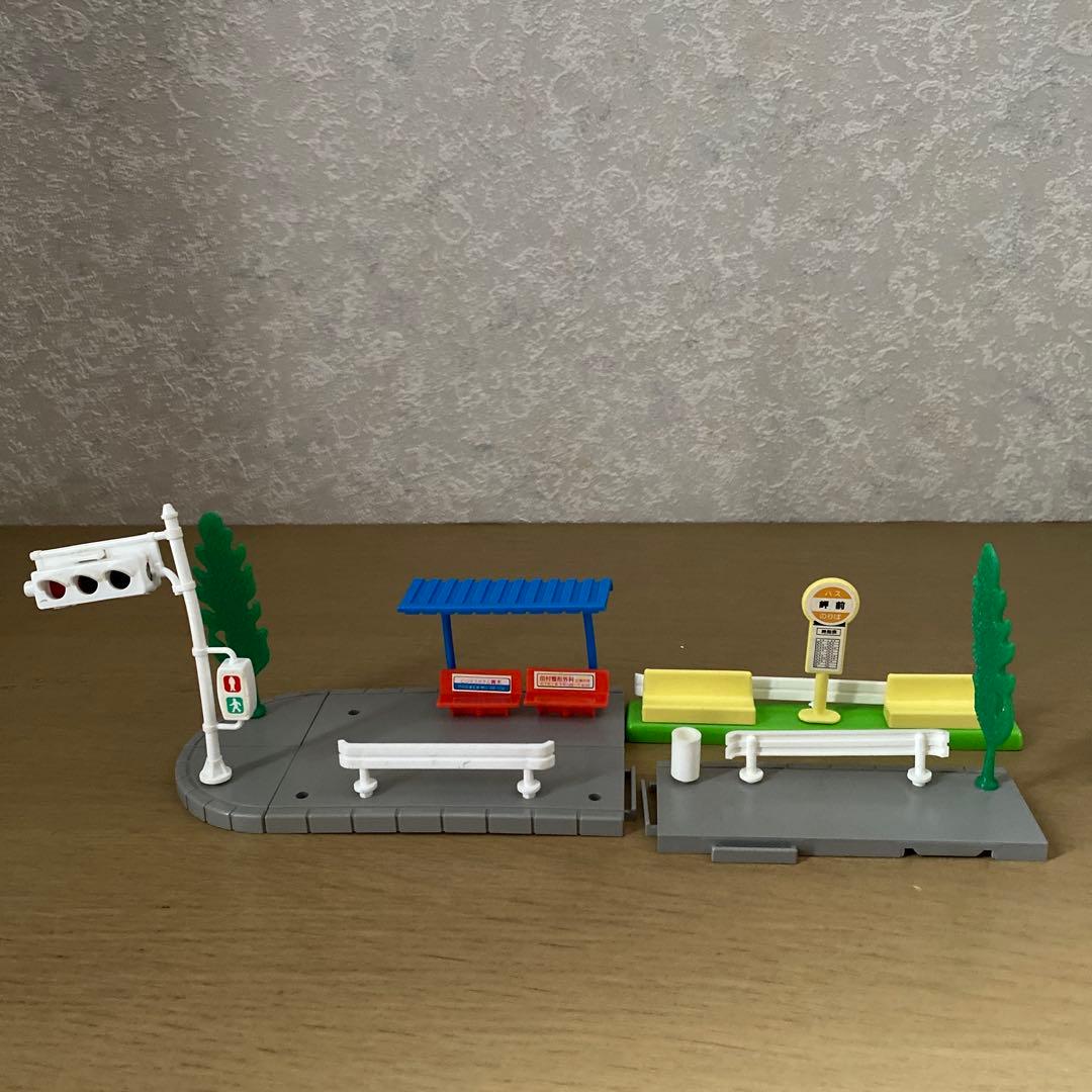 【レトロ】トミカタウン＆つながる道路セット売り　収納ケース・箱・おまけ付き