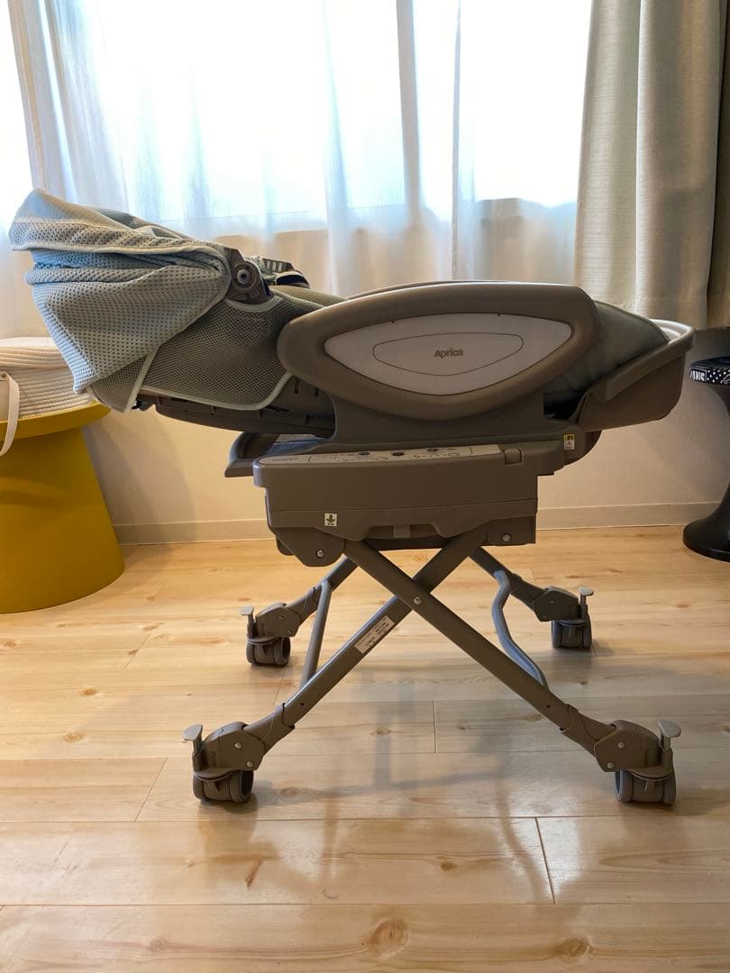 アップリカ　ハイローチェア　ユラリズム　オートプレミアム