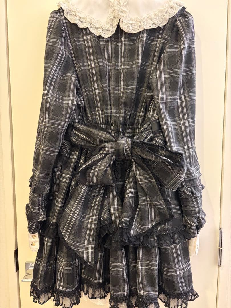 リズリサ スピンドルヨークティアードワンピース