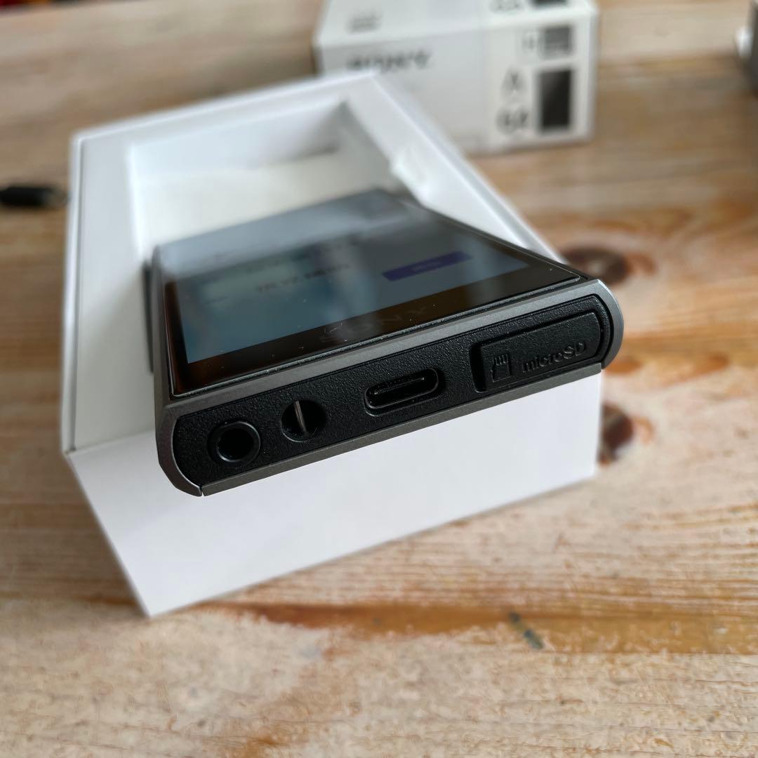 SONY NW-A307 64GB H(グレー) ソフトケース、SDカード付き