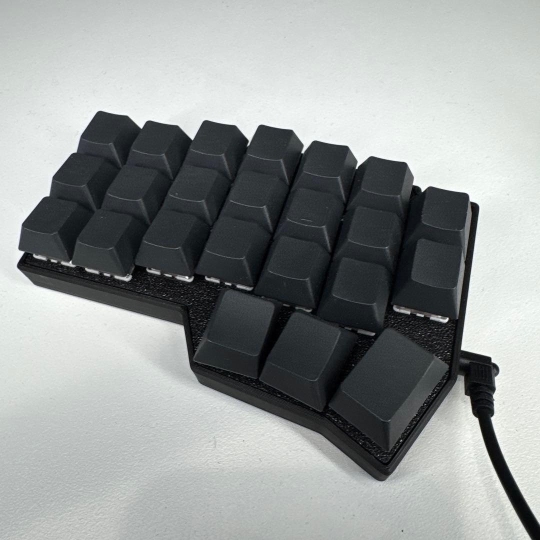 YIVU CORNE V4　カスタム