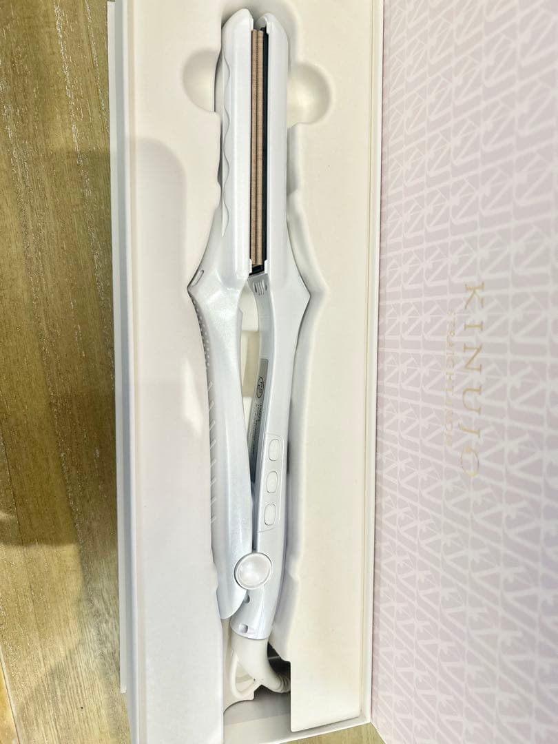 【新品・未使用】KINUJO ストレートヘアアイロン ホワイト