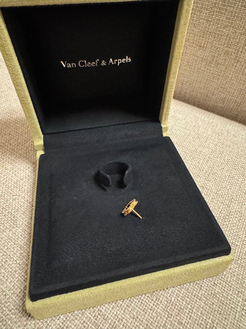 ヴァンクリーフ&アーペル VCA スウィートアルハンブラ オニキス ピアス