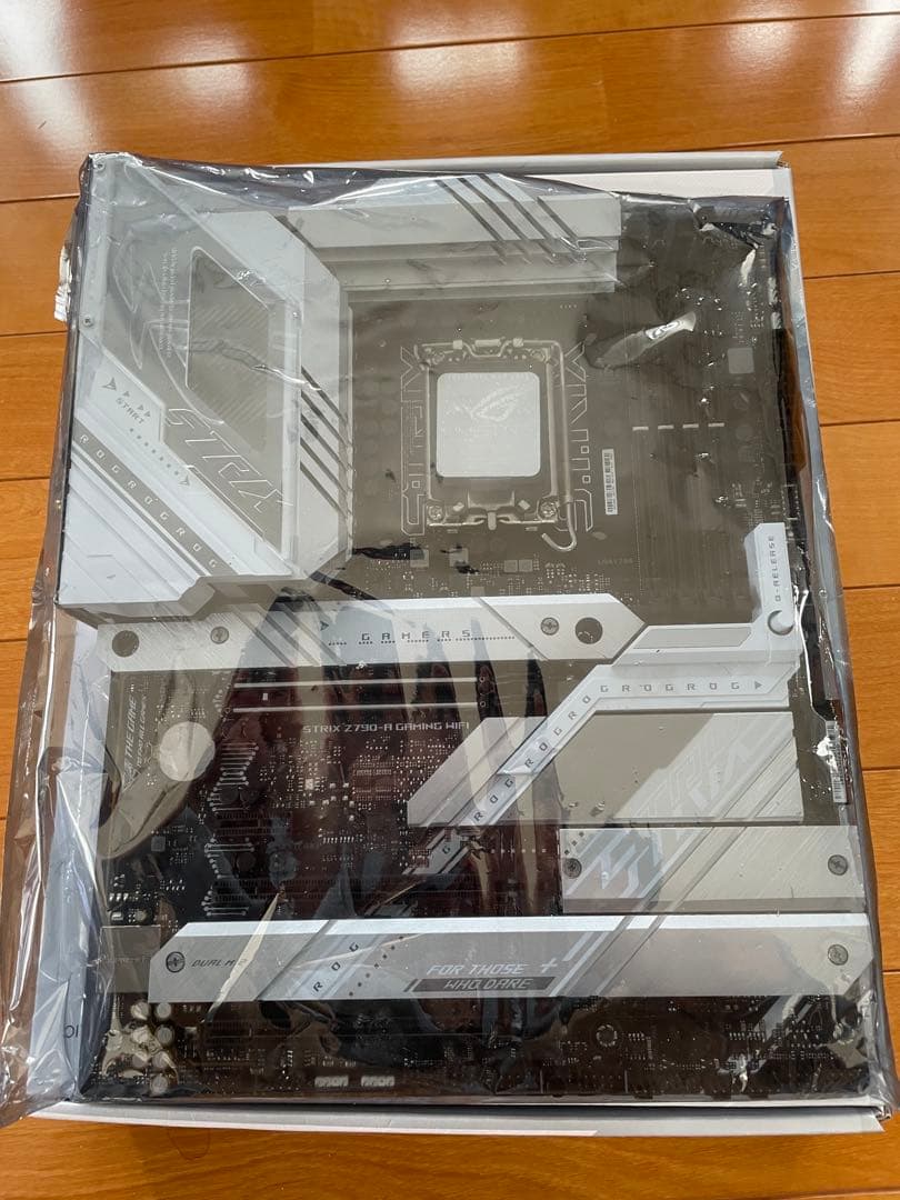 ASUS ROG STRIX Z790-A GAMING WIFI 本体