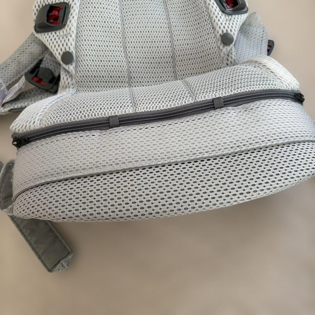 【み】ベビービョルン　ハーモニー　抱っこ紐　シルバー