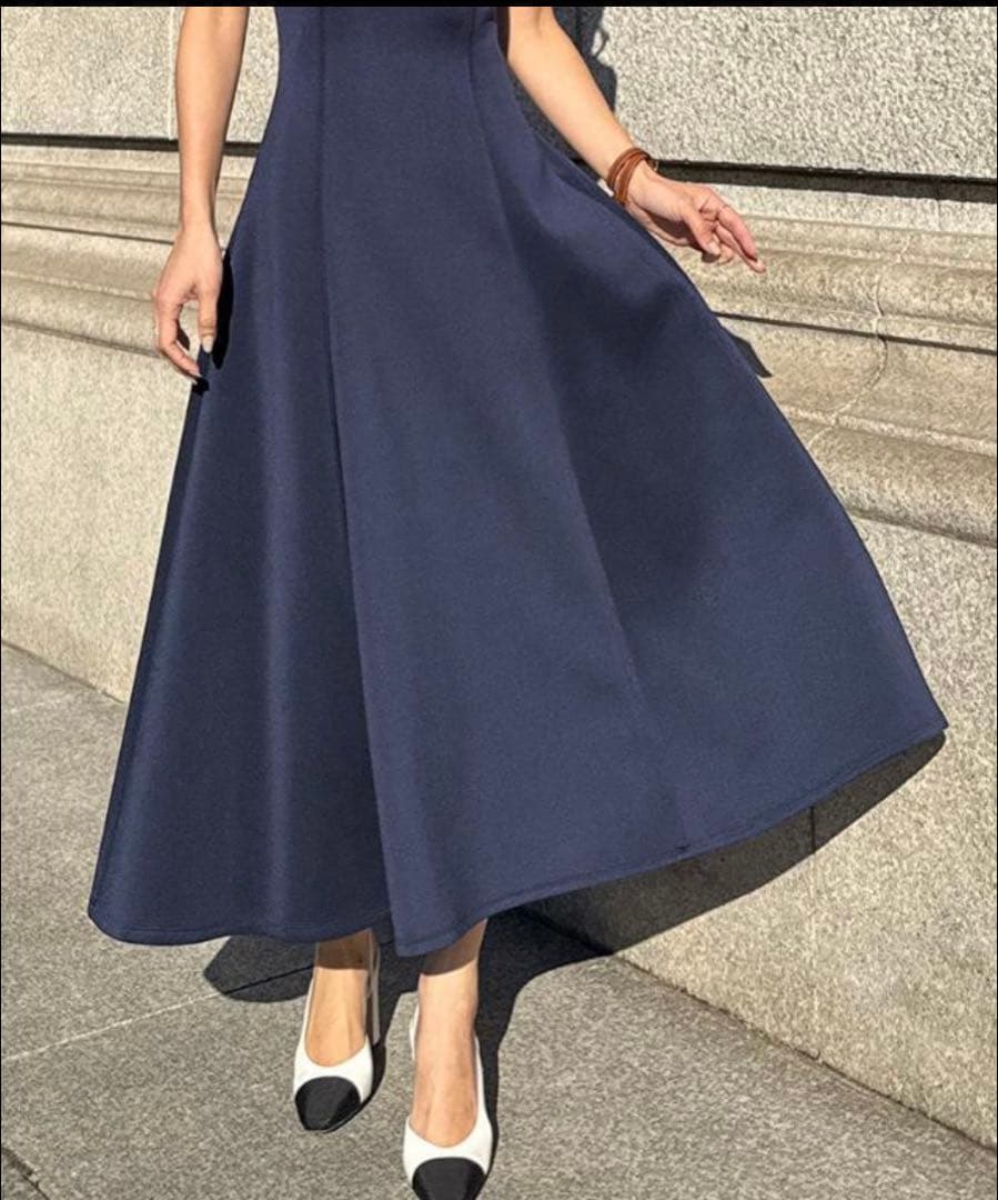 完売✨JENNE フレンチ美シルエットとろみワンピース ネイビーM