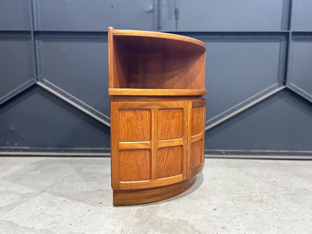 英国ヴィンテージ｜ネイサン / nathan｜コーナーキャビネット　サイドボード