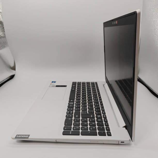 第11世代i7 20GB バッテリ◎ フルHD 15 SSD512GB オフィス