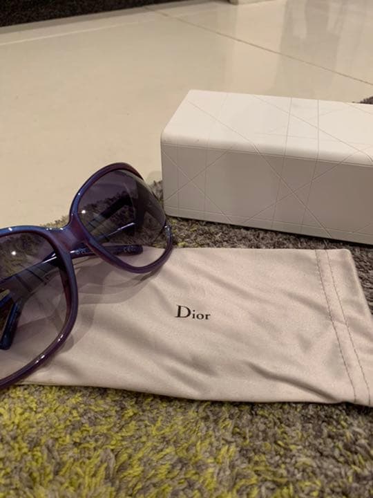 Diorのサングラス