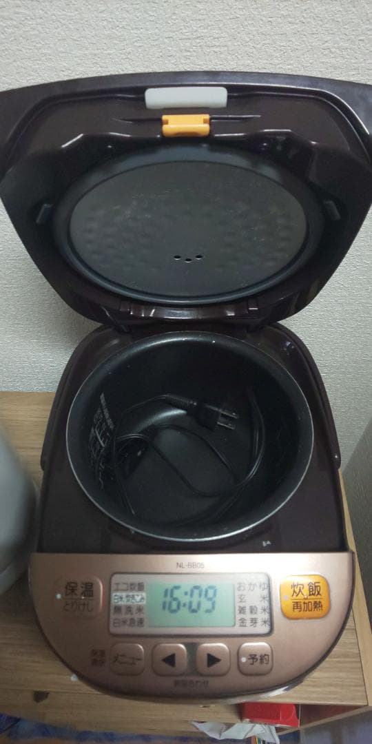 冷蔵庫、電子レンジ、ケトル、炊飯器、ガスコンロ