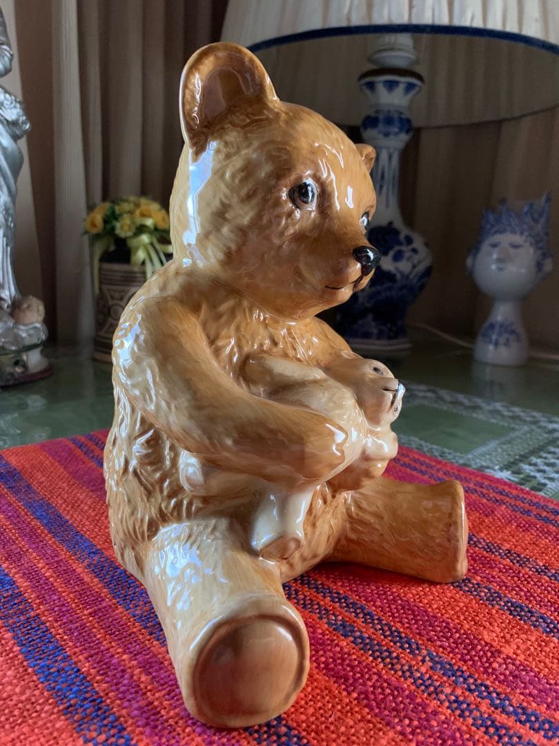 イギリスアンティーク　クマさんがクマちゃんを抱っこしてるレアな陶器のテディベア！