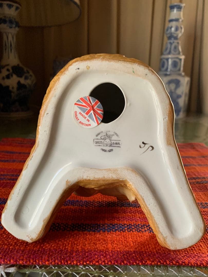 イギリスアンティーク　クマさんがクマちゃんを抱っこしてるレアな陶器のテディベア！