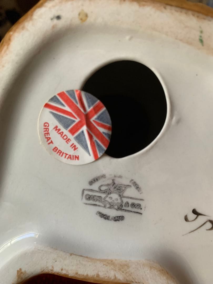 イギリスアンティーク　クマさんがクマちゃんを抱っこしてるレアな陶器のテディベア！