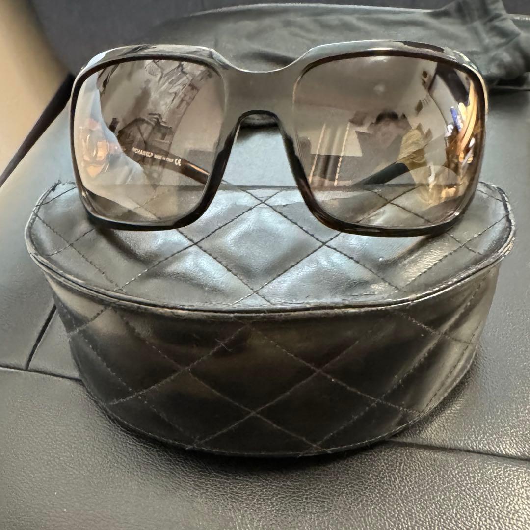 ななこ♡CHANEL サングラス ケース付き