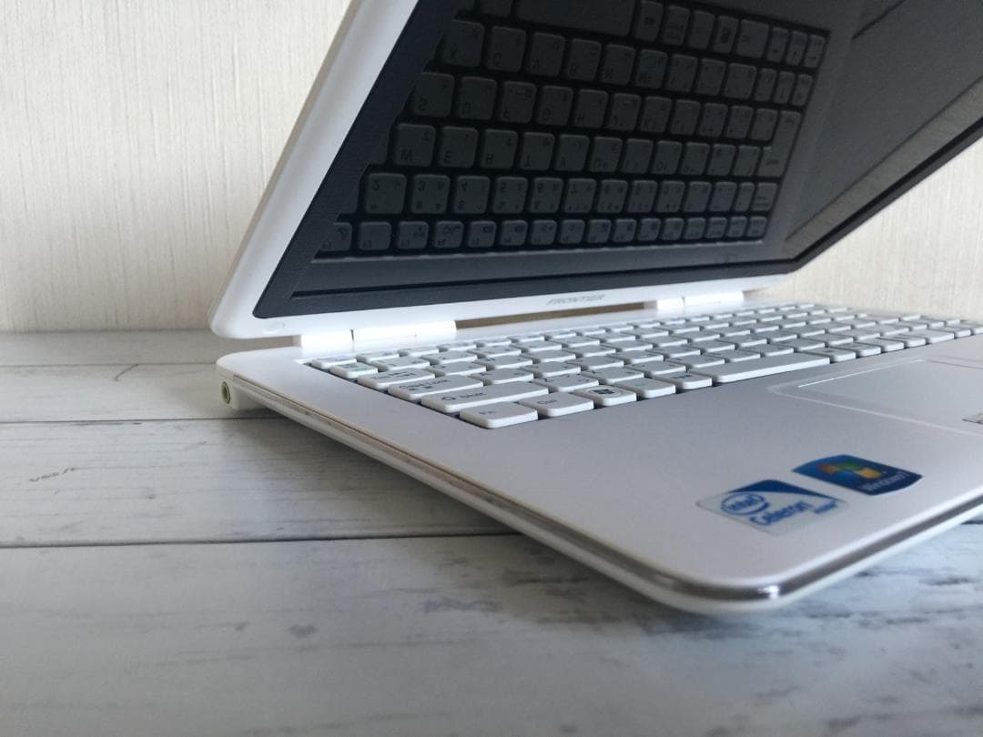 FRONTIER FRNV105 11.6型TFT液晶　 薄型・コンパクトPC