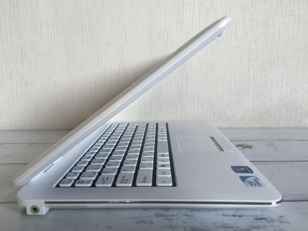 FRONTIER FRNV105 11.6型TFT液晶　 薄型・コンパクトPC