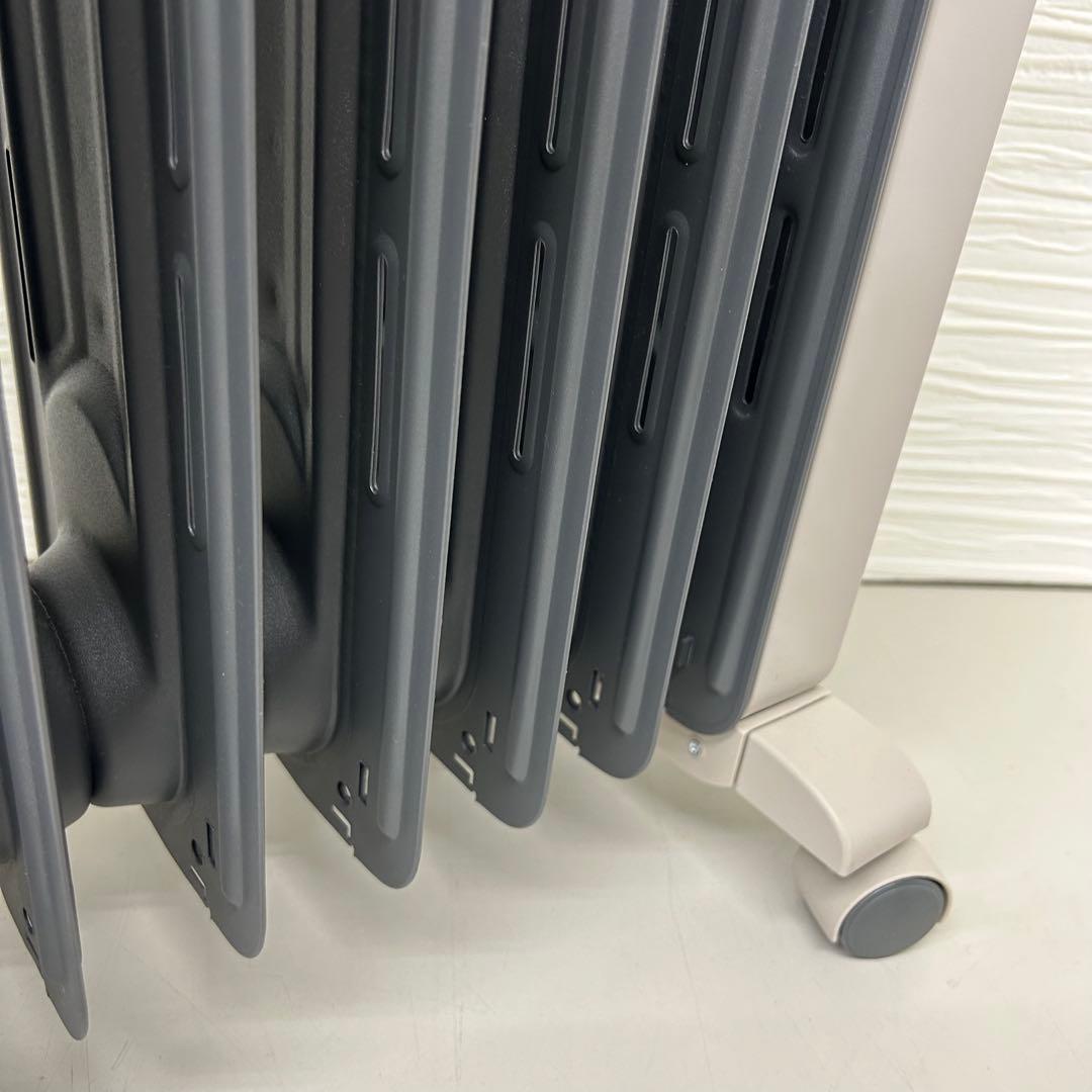 デロンギ　VertiCaldo オイルヒーター　RHJ21F0812-GY