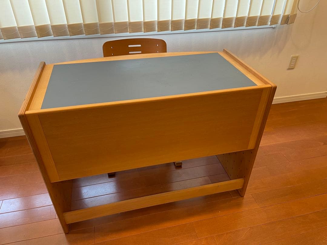 フォルミオ　Formio　学習机（引き出し付）【ちょこ】