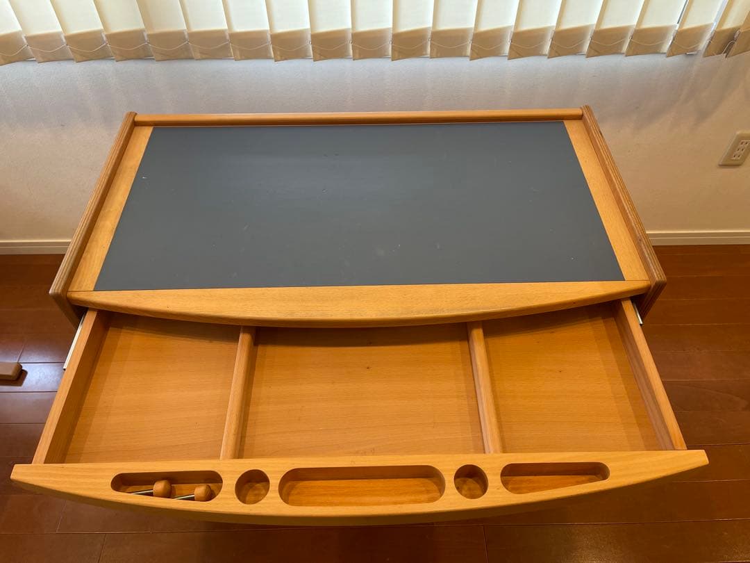 フォルミオ　Formio　学習机（引き出し付）【ちょこ】