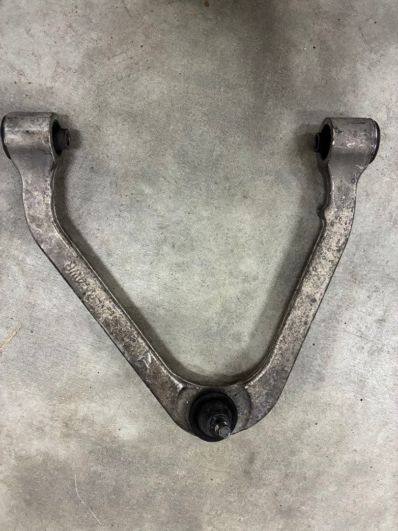 nm35 ステージア アッパーアーム z33 v35 流用に