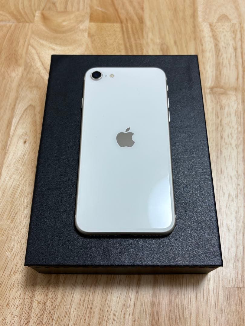 超美品　傷なし　iPhone SE 第三世代　⑤