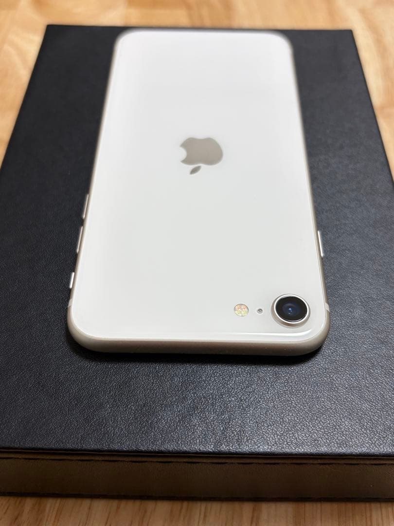 超美品　傷なし　iPhone SE 第三世代　⑤