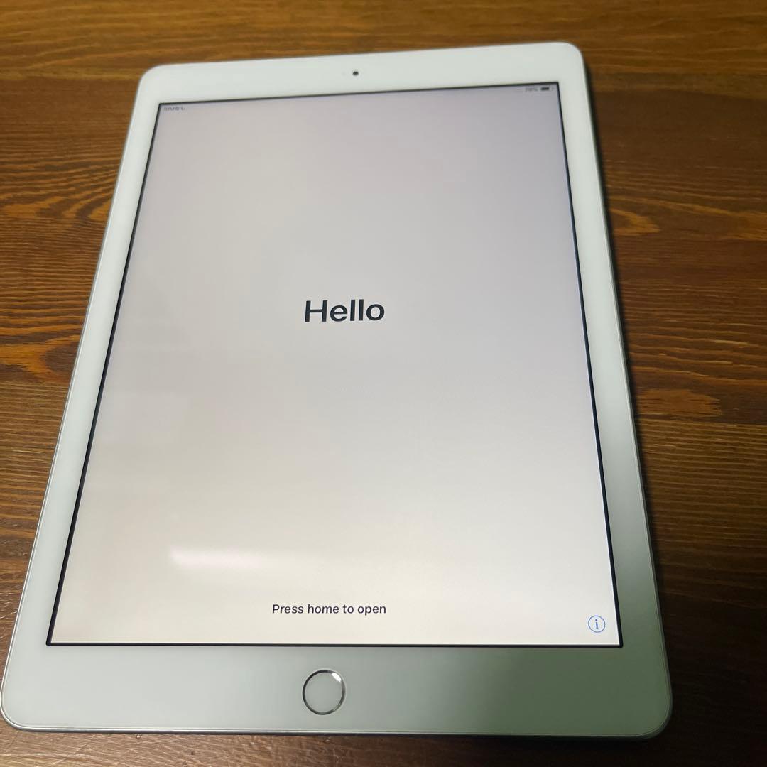 ア*ン様 Apple アップル　iPad 本体　第6代　128G