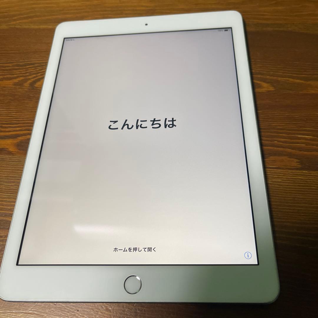 ア*ン様 Apple アップル　iPad 本体　第6代　128G