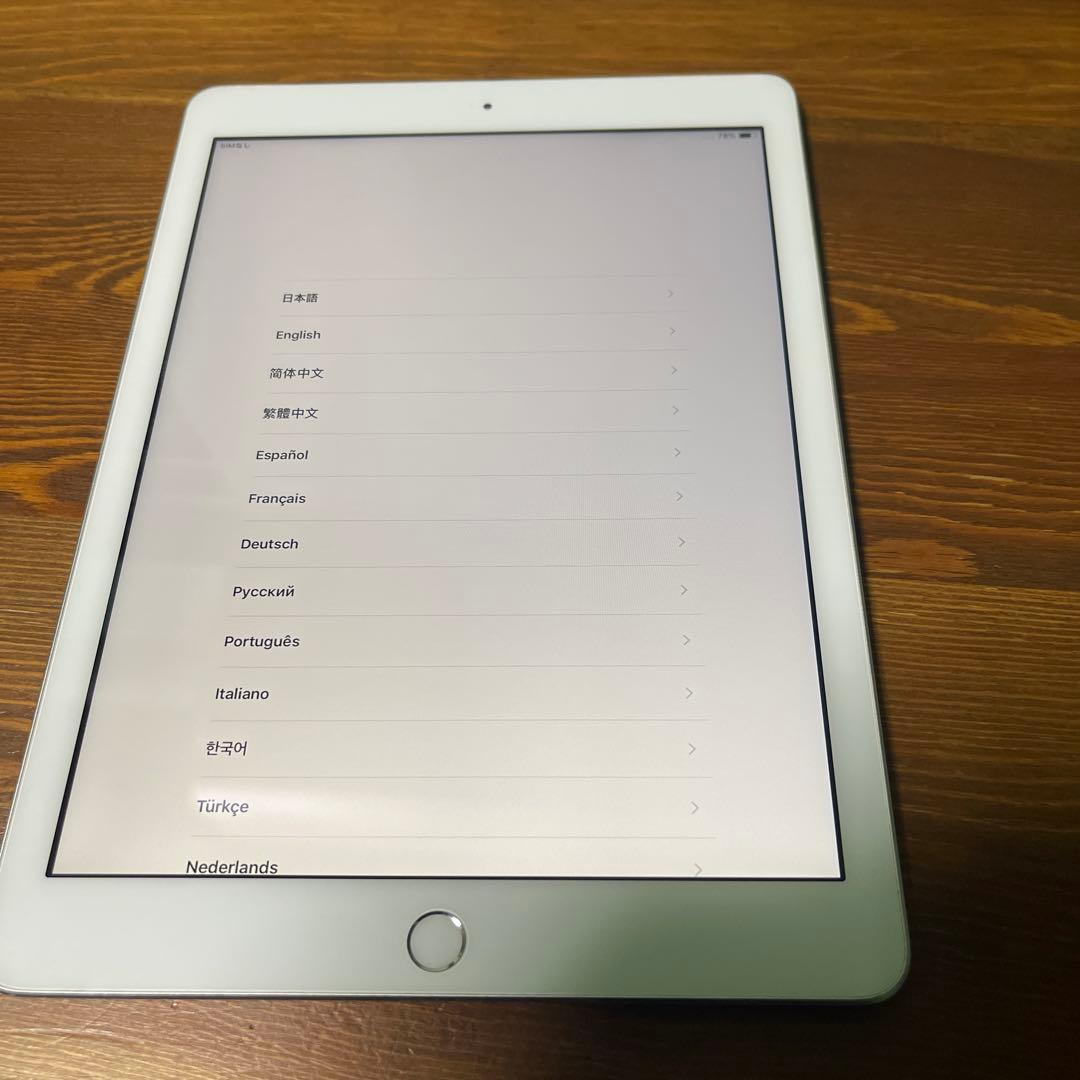 ア*ン様 Apple アップル　iPad 本体　第6代　128G