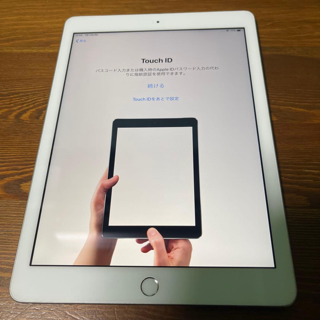 ア*ン様 Apple アップル　iPad 本体　第6代　128G