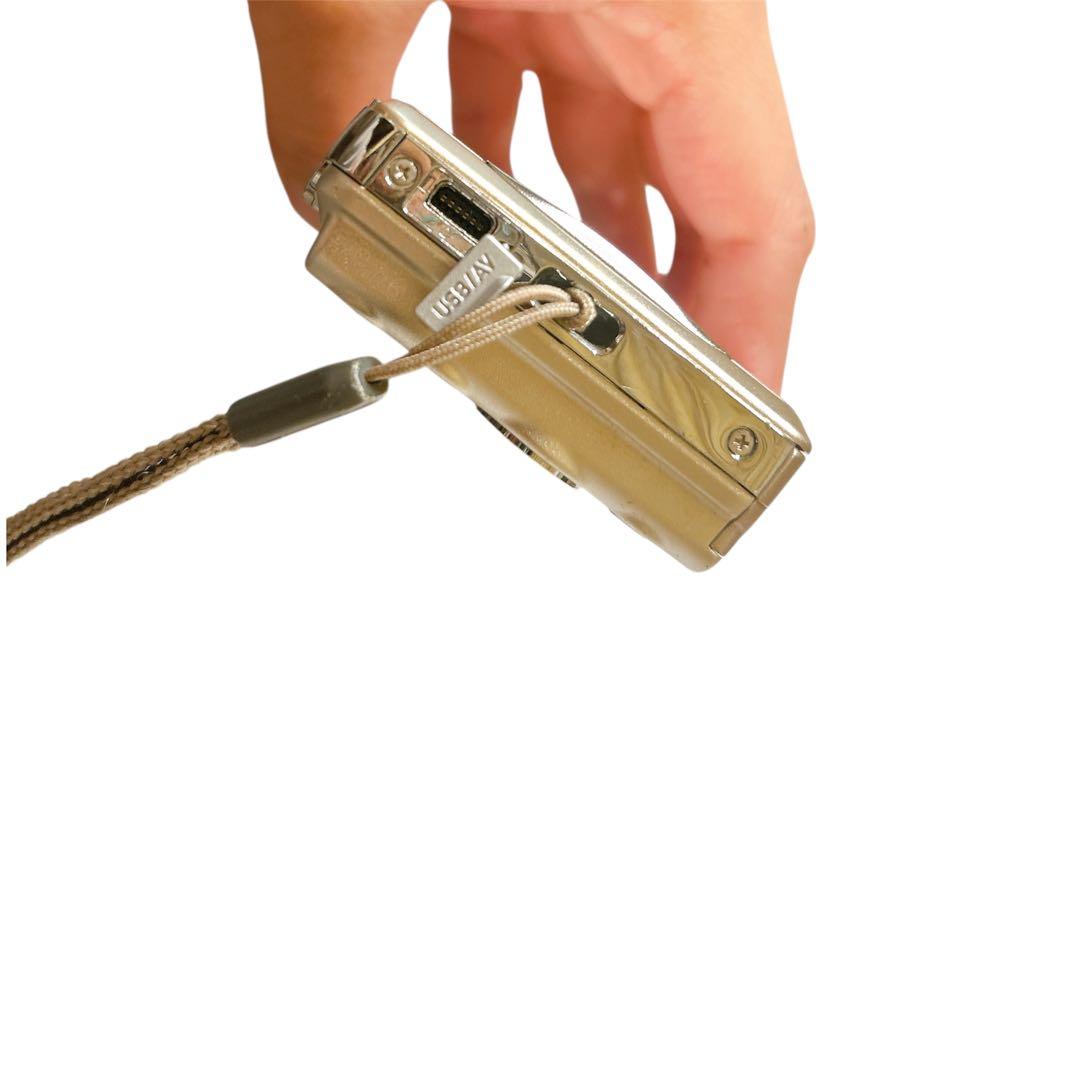 CASIO EXILIM EX-Z270 10.1メガピクセル　コンデジ　カメラ