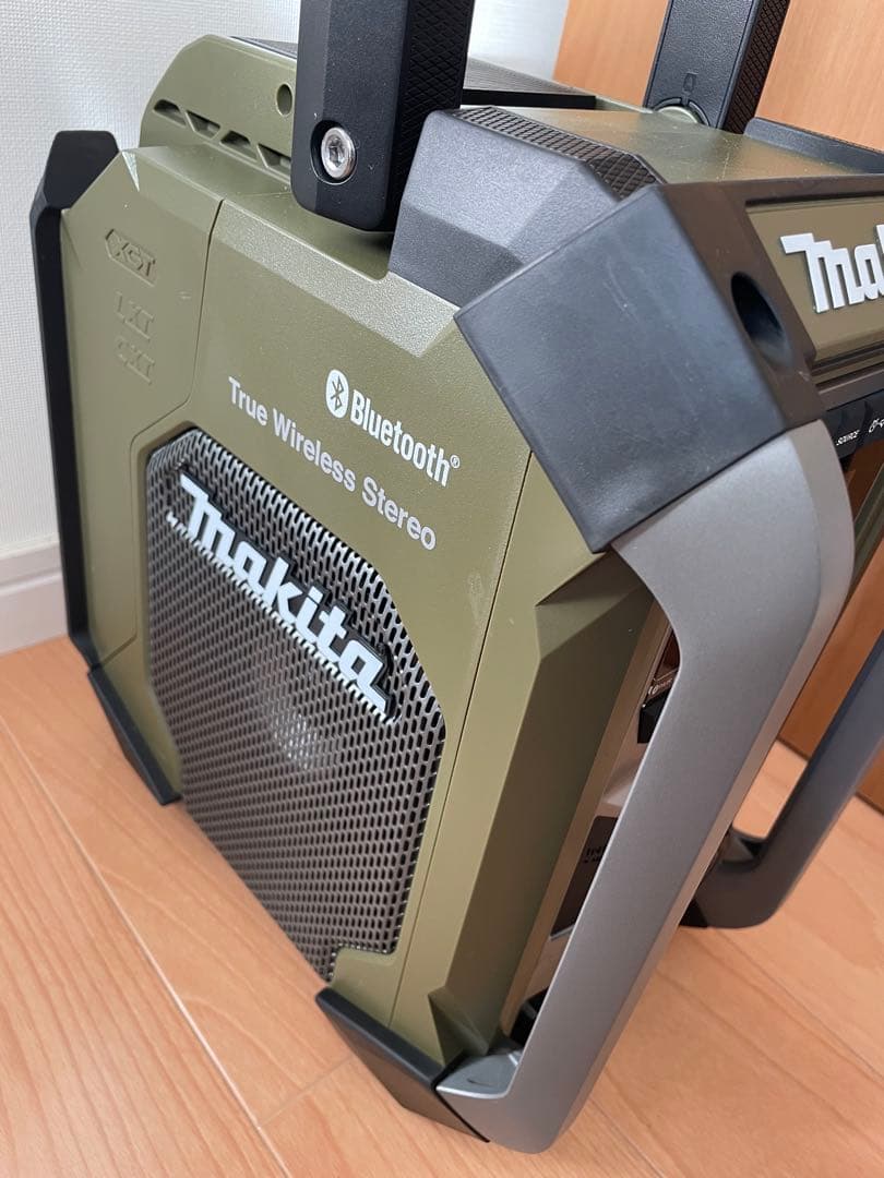 マキタ　充電式ラジオ　MR005G GZO オリーブ　美品