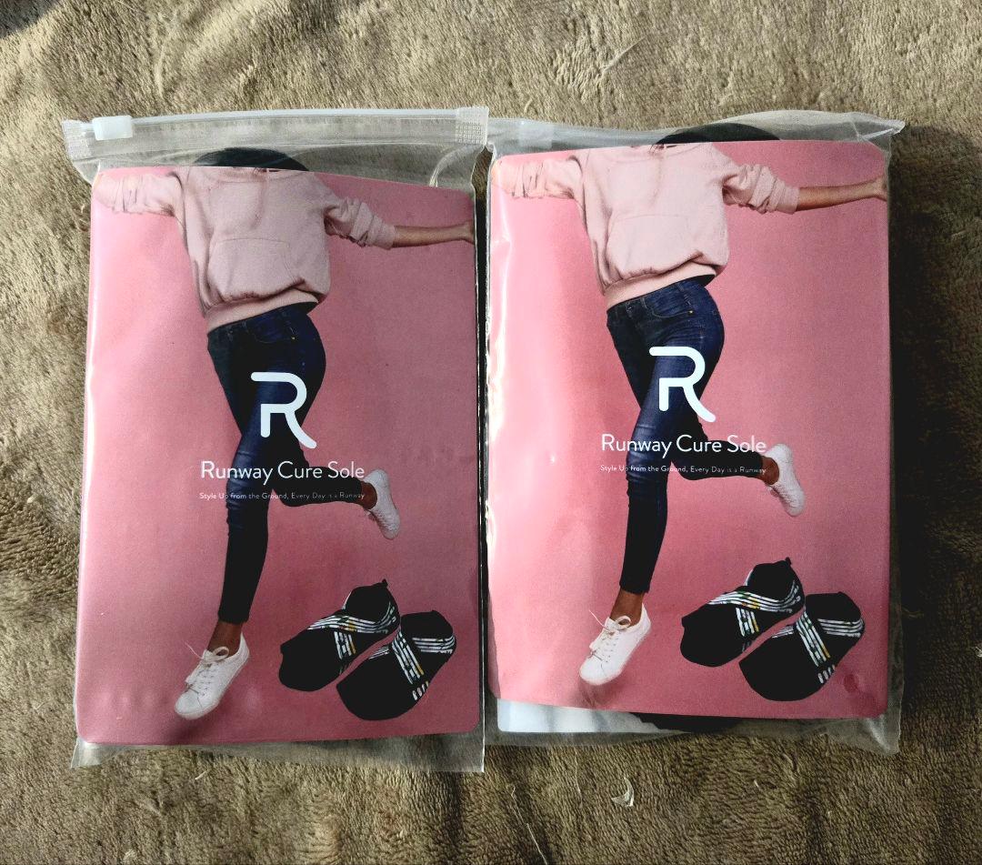 2足セット【新品未開封】ランウェイキュアソール Mサイズ(22.５-23.5)