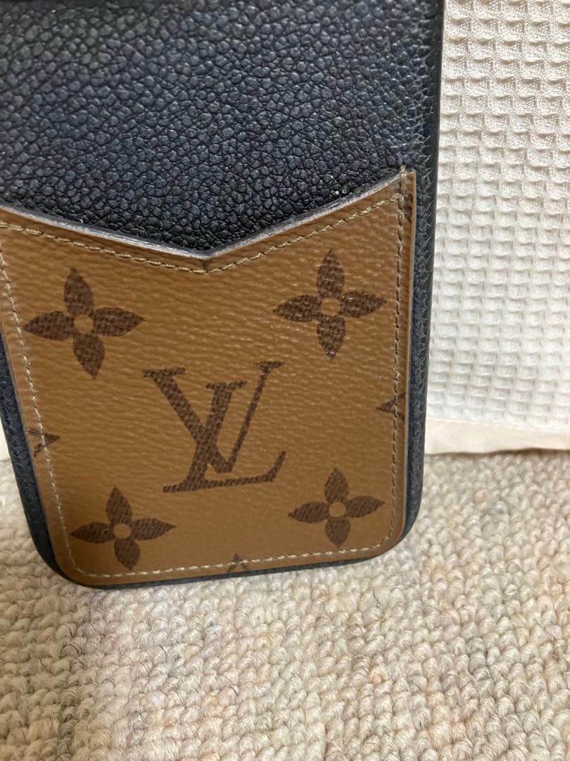 本物、箱付き！Louis Vuitton iPhone14Pro用ハードケース