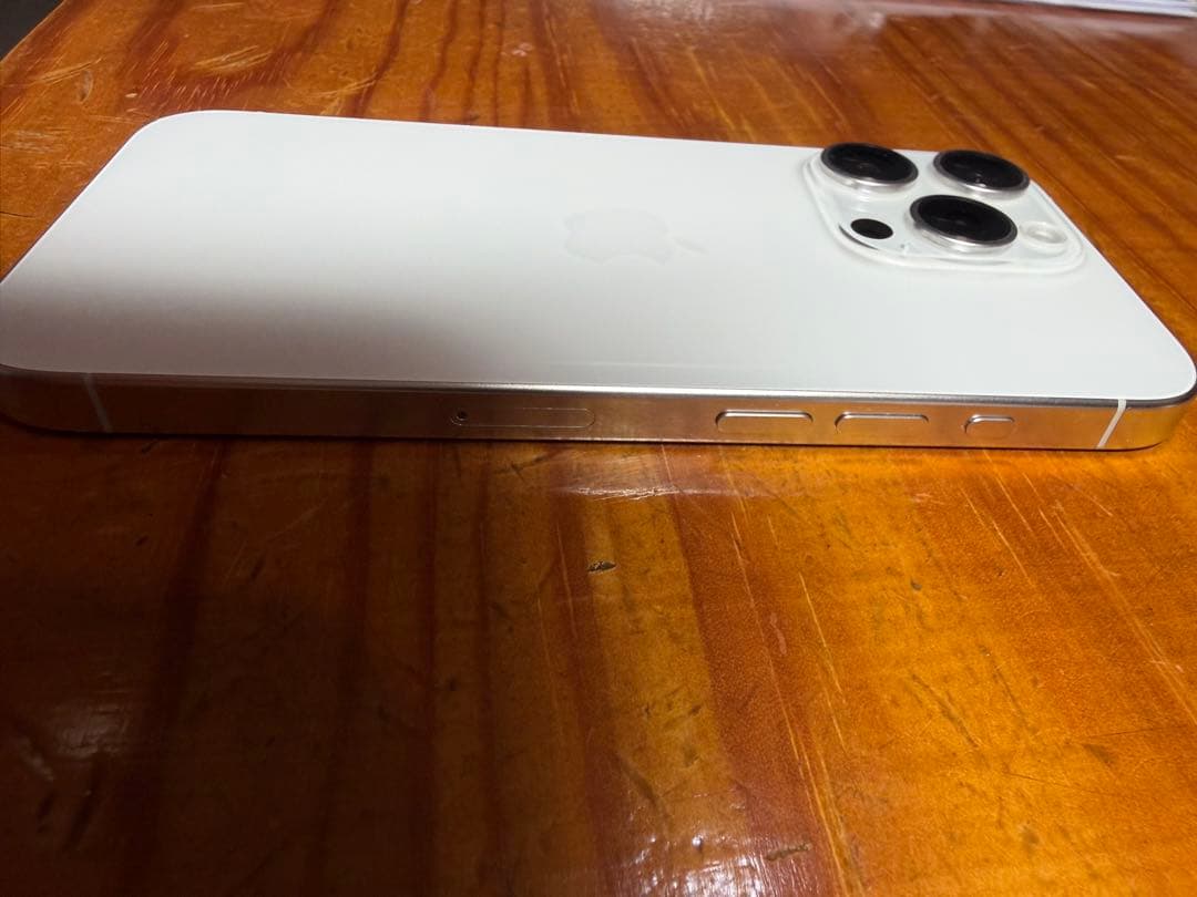 値下げ！！iPhone 15Pro ホワイトチタニウム 128GB SIMフリー
