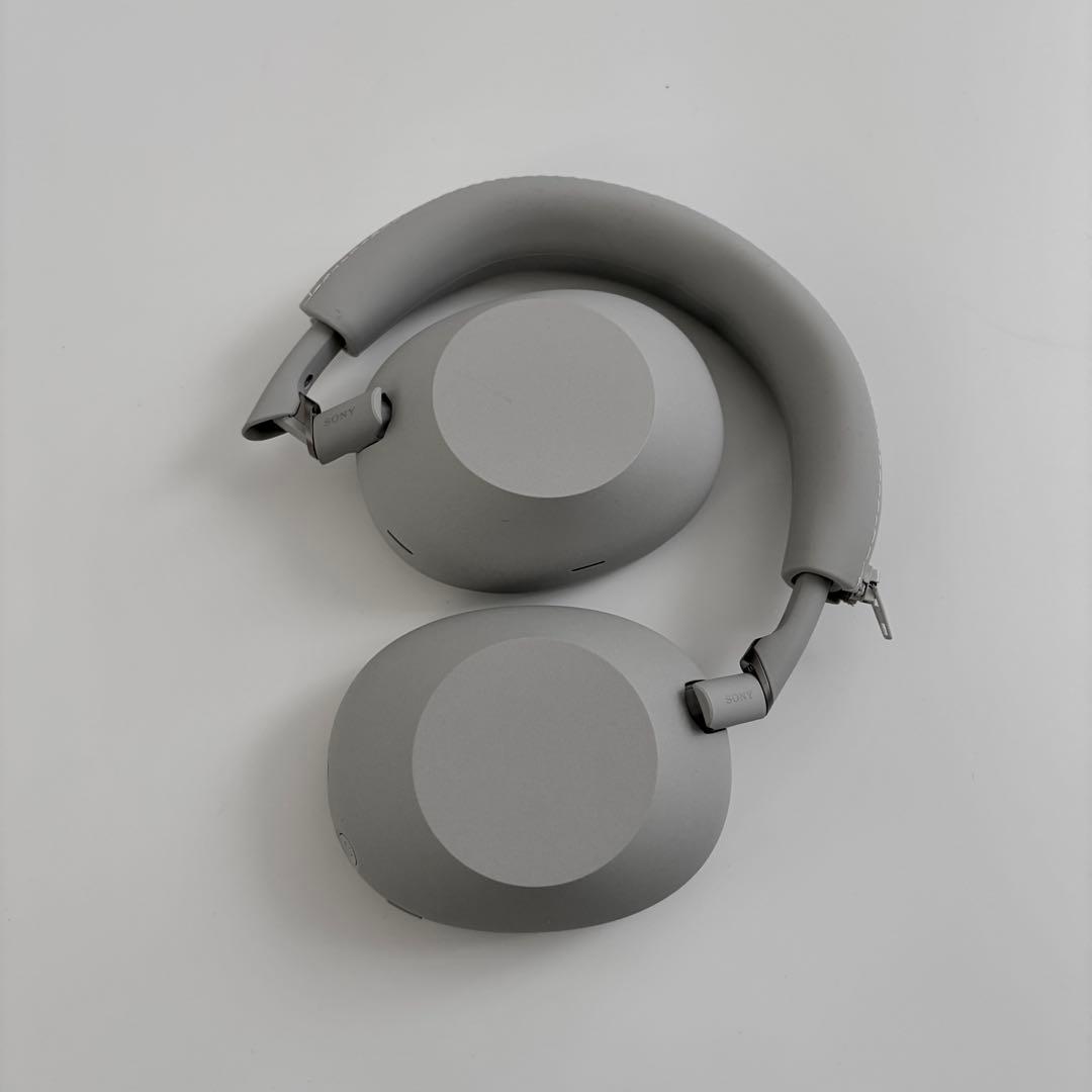 SONY WH1000-XM6 ヘッドホン プラチナシルバー　(新品に近い)