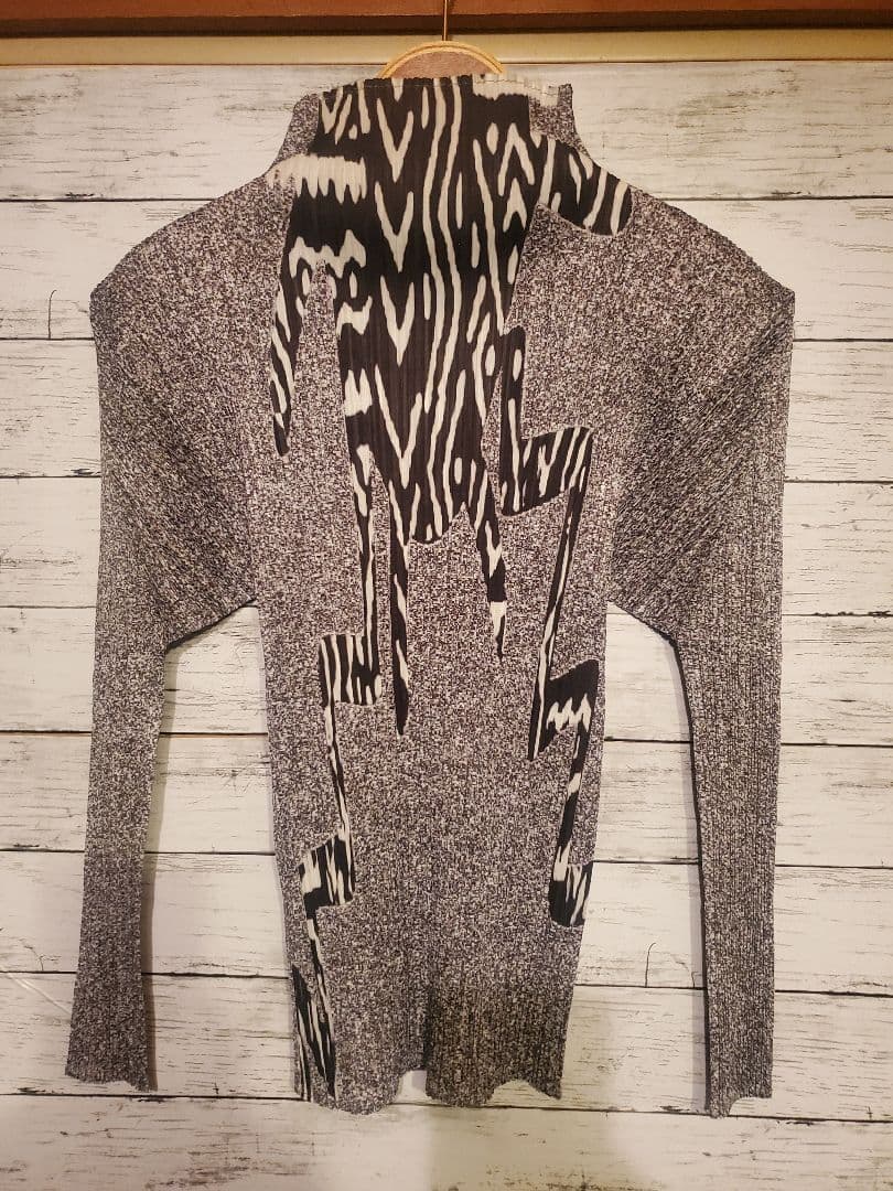 ISSEY MIYAKE プリーツプリーズ 長袖 ハイネック