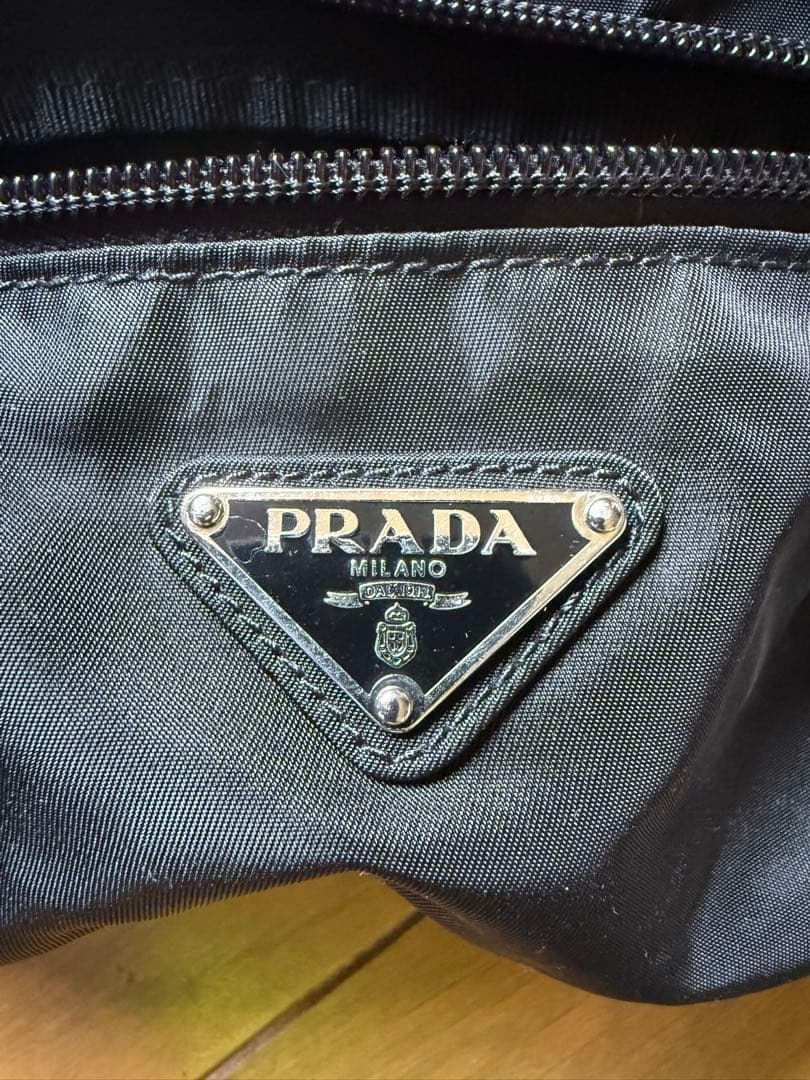 ✨極美品✨ プラダ ボディバッグ ウエストバッグ 三角ロゴ ナイロン ブラック