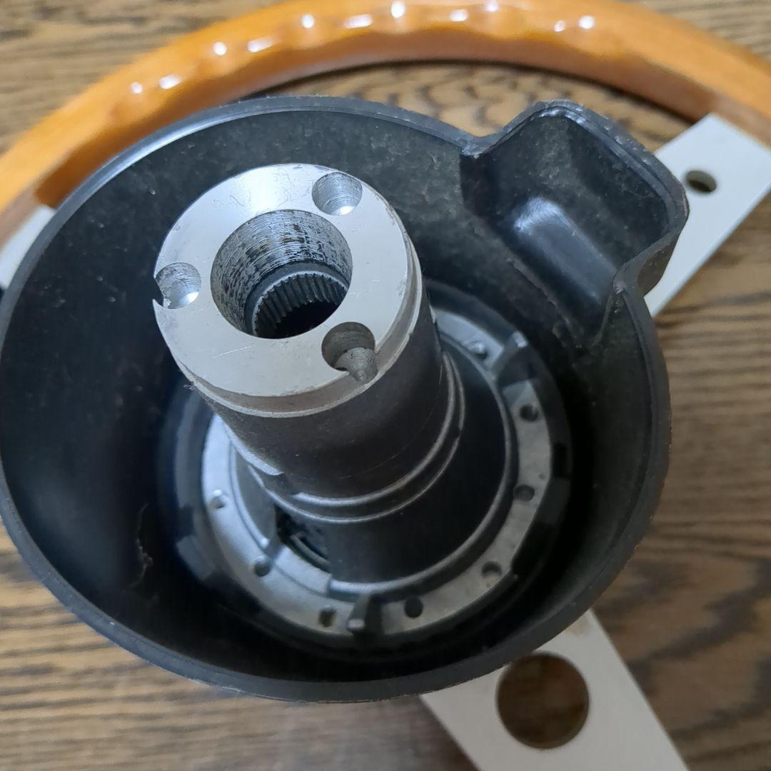 ジャンク MOMO ウッド ステアリング ハンドル レストアベース ボス付